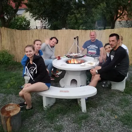 Bed & Breakfast Kek Panzio *
